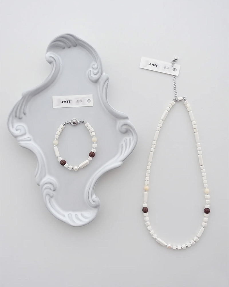 Oval Courtyard Bead Bracelet