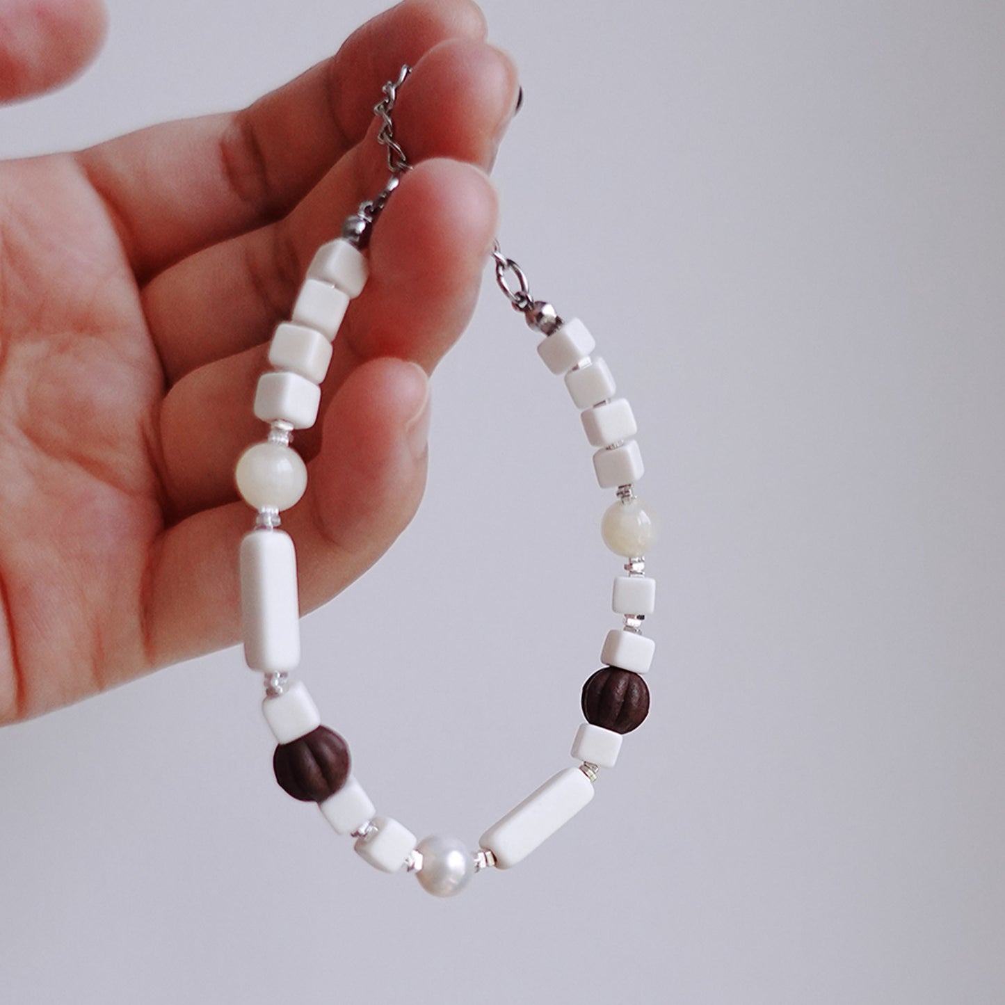 Oval Courtyard Bead Bracelet