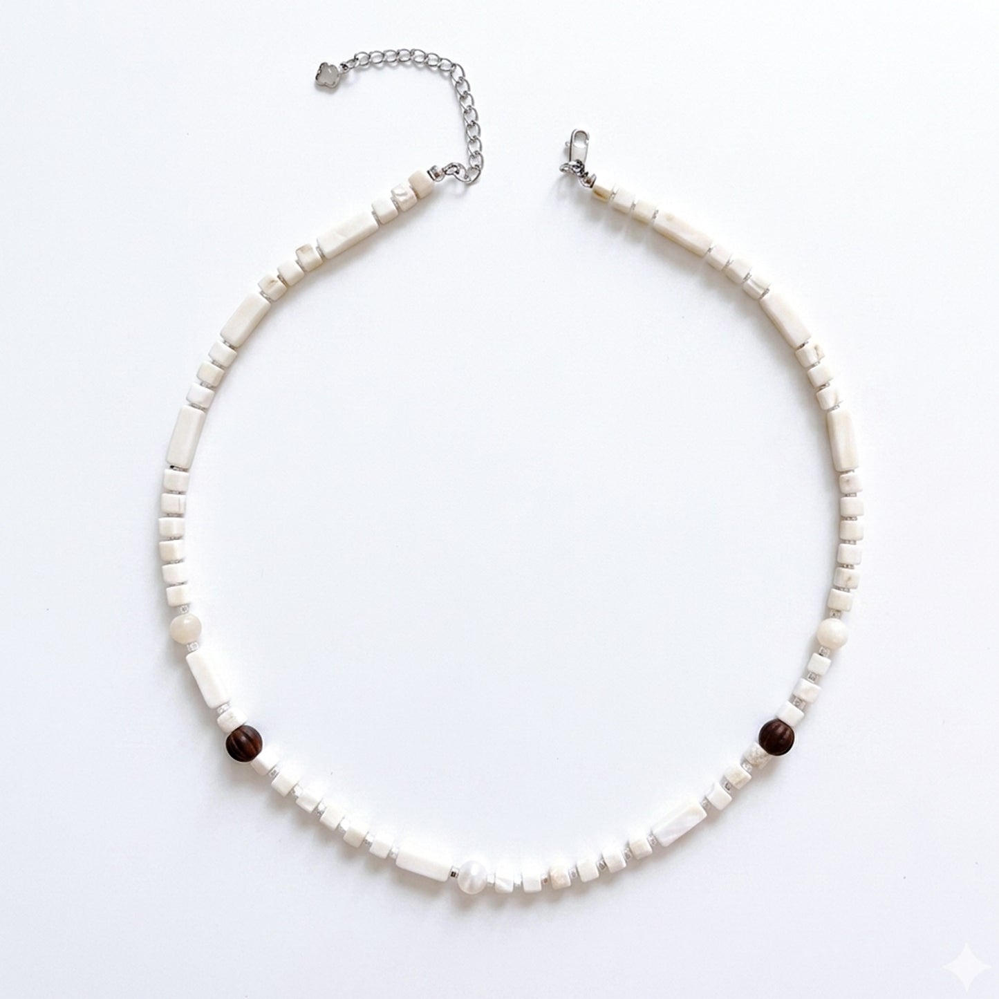 Oval courtyard Bead Necklace