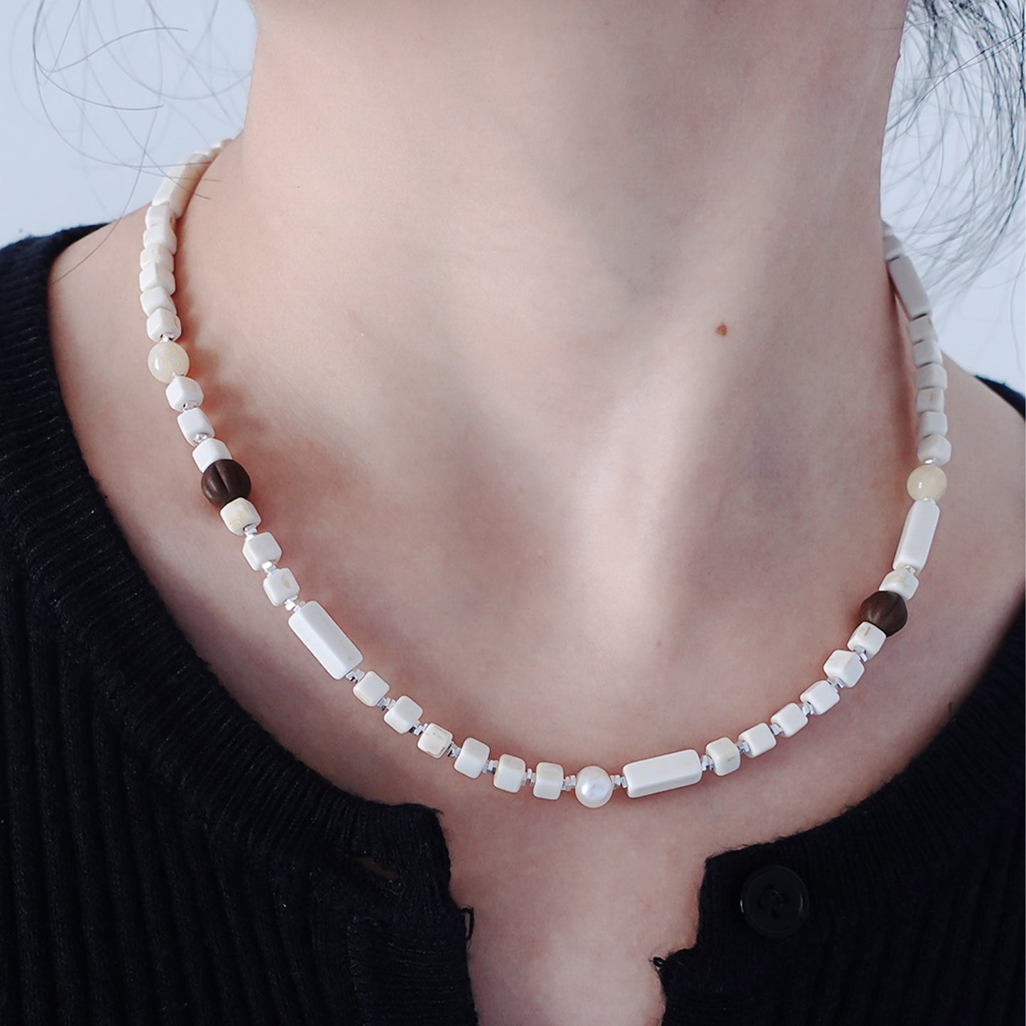 Oval courtyard Bead Necklace