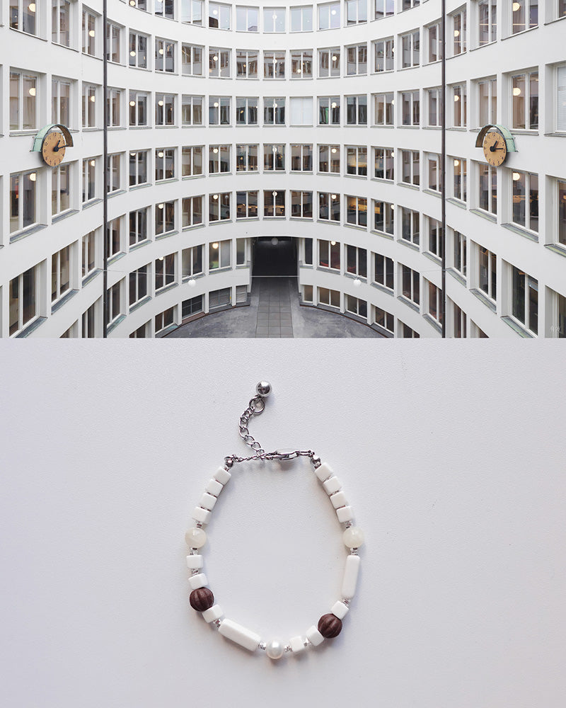 Oval Courtyard Bead Bracelet